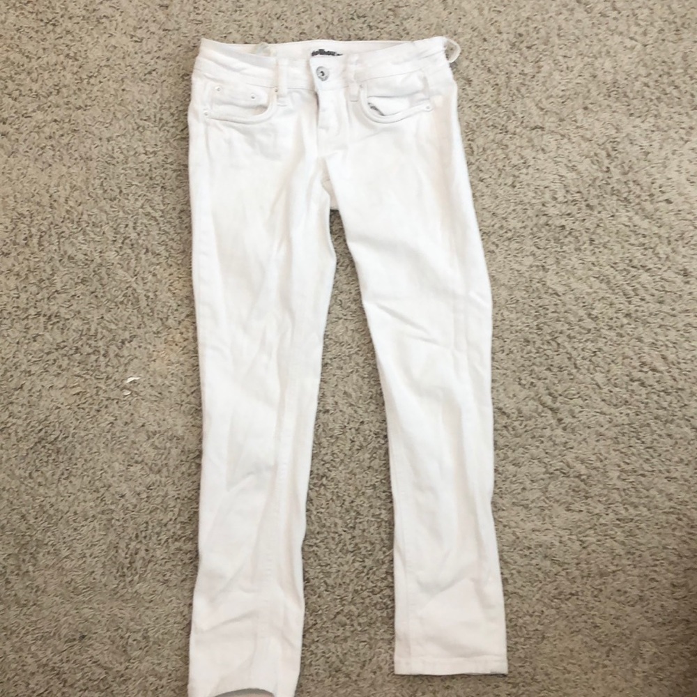 White skinny jeans